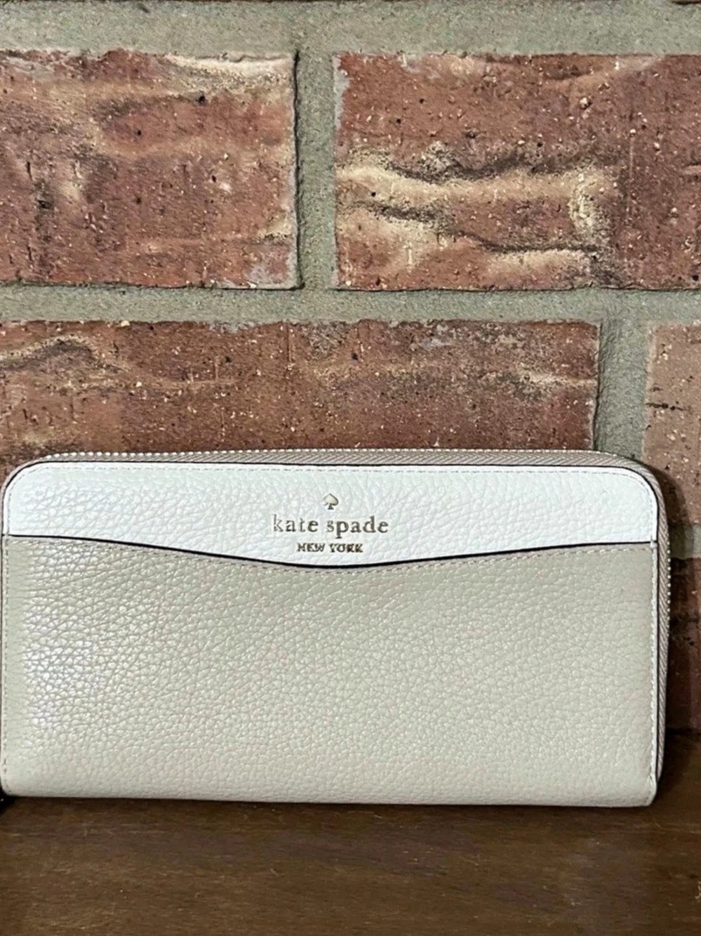 Kate Spade New York Leila Colorblock Large Continental Wallet in beige/cream